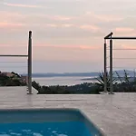 Provencale Magnifique Vue Golfe De St Tropez Вилла Рокбрюн-сюр-Аржан