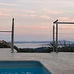 Provencale Magnifique Vue Golfe De St Tropez Рокбрюн-сюр-Аржан