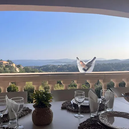 Provencale Magnifique Vue Golfe De St Tropez 别墅